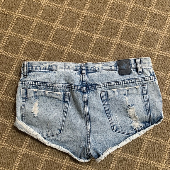 Never before work one teaspoon Jean shorts - Picture 2 of 3